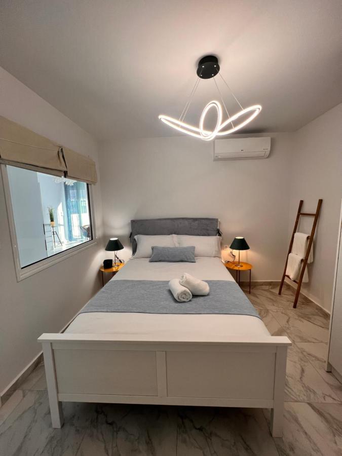 Casa De Tres Hermanos In The Heart Of Athen Exterior foto