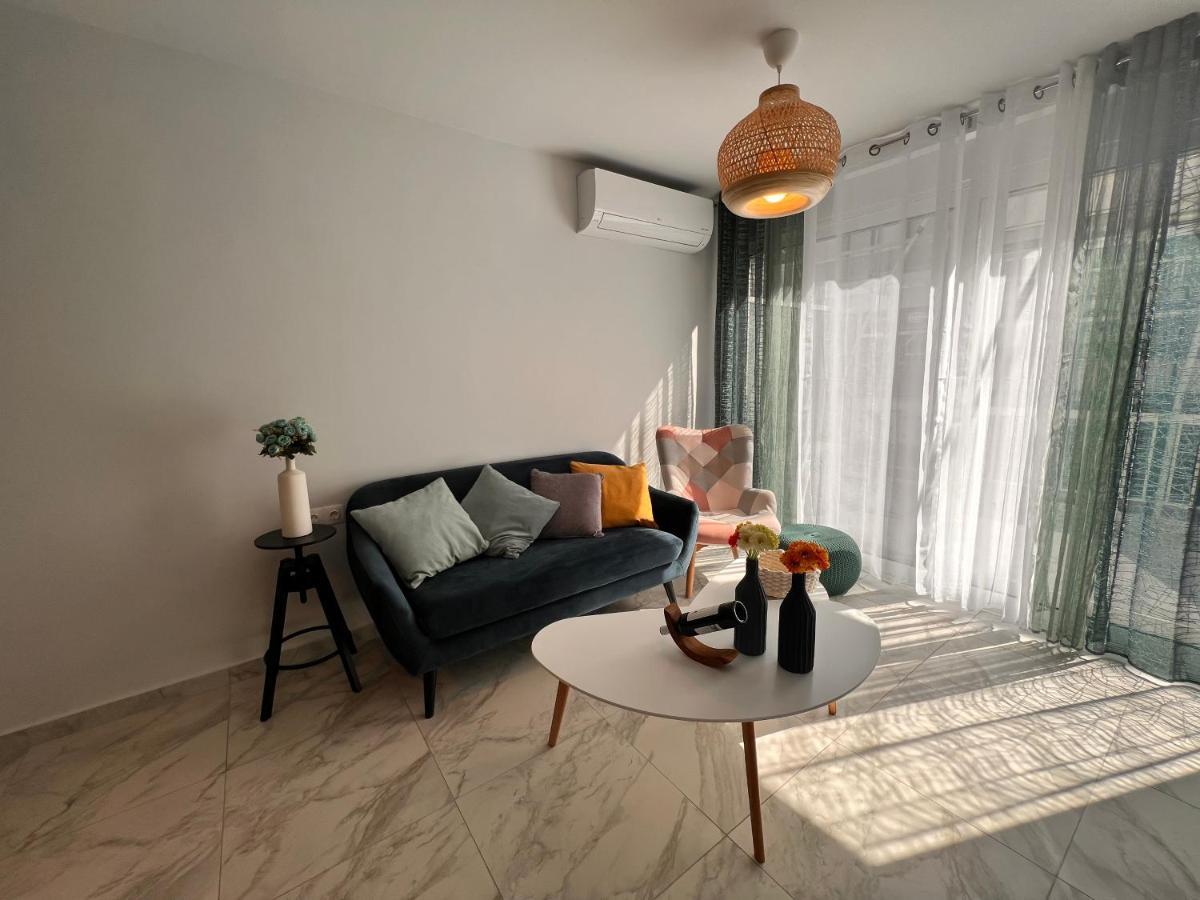 Casa De Tres Hermanos In The Heart Of Athen Exterior foto