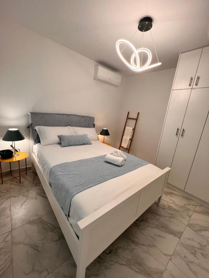 Casa De Tres Hermanos In The Heart Of Athen Exterior foto
