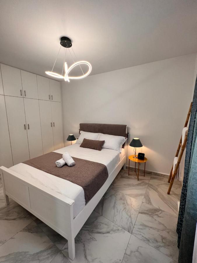 Casa De Tres Hermanos In The Heart Of Athen Exterior foto